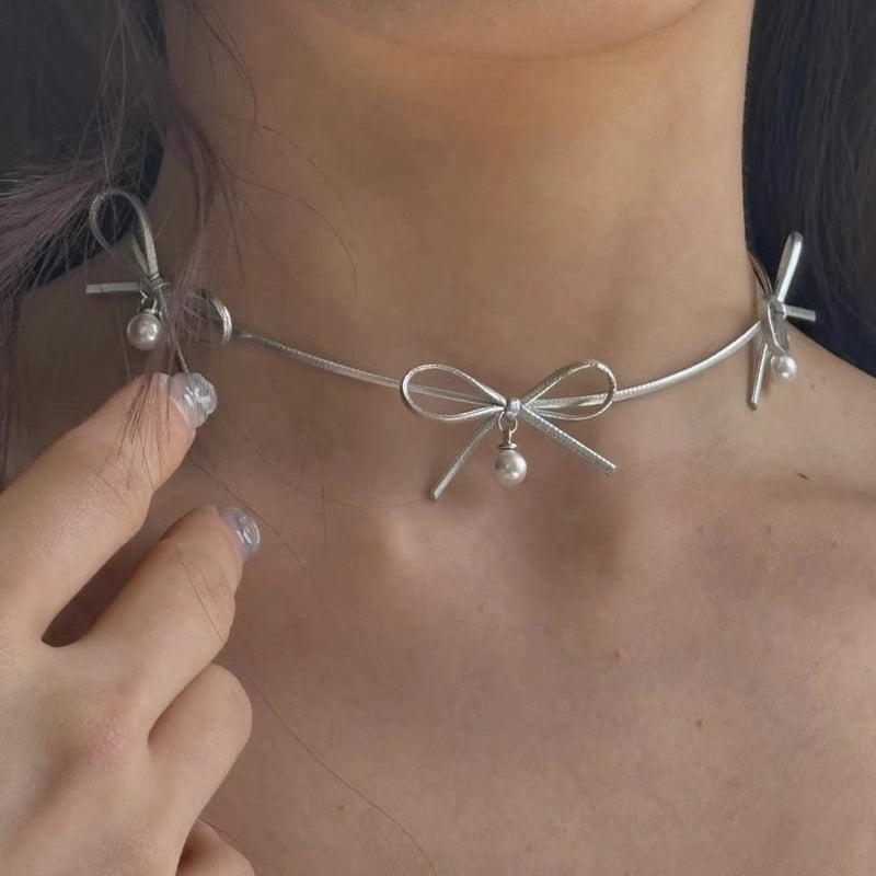 Silver Color Leather Bow With Pearl Necklace
