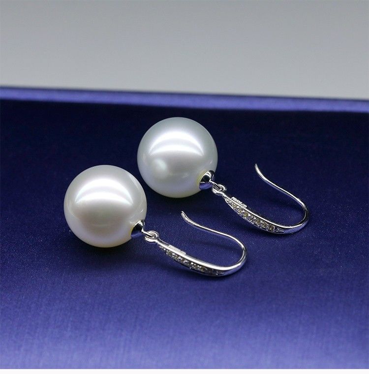 Shell Pearl Dangle Earrings