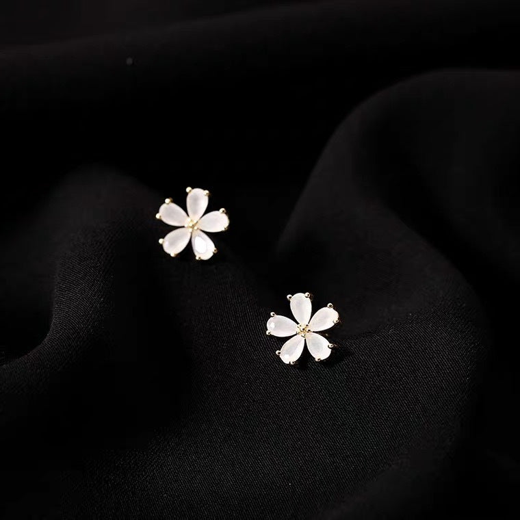 White Stone Flower Earring