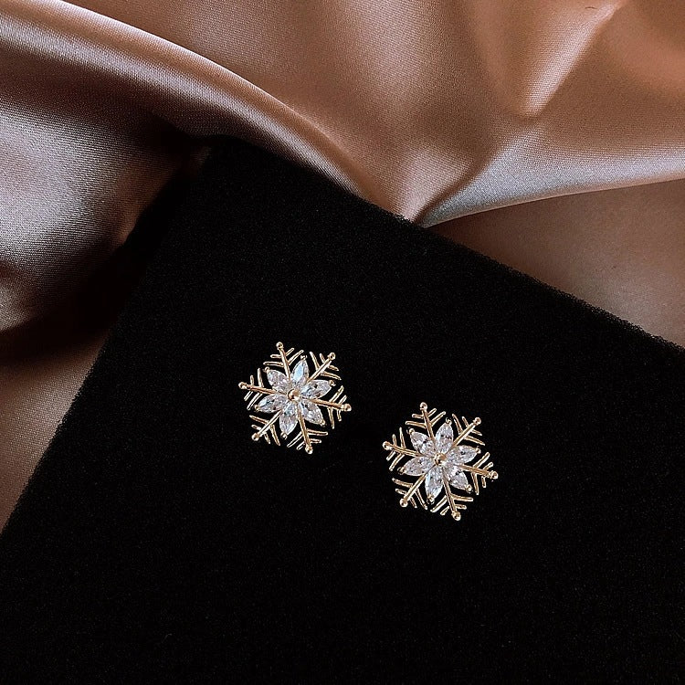 Snowflake Rhinestone Stud Earring