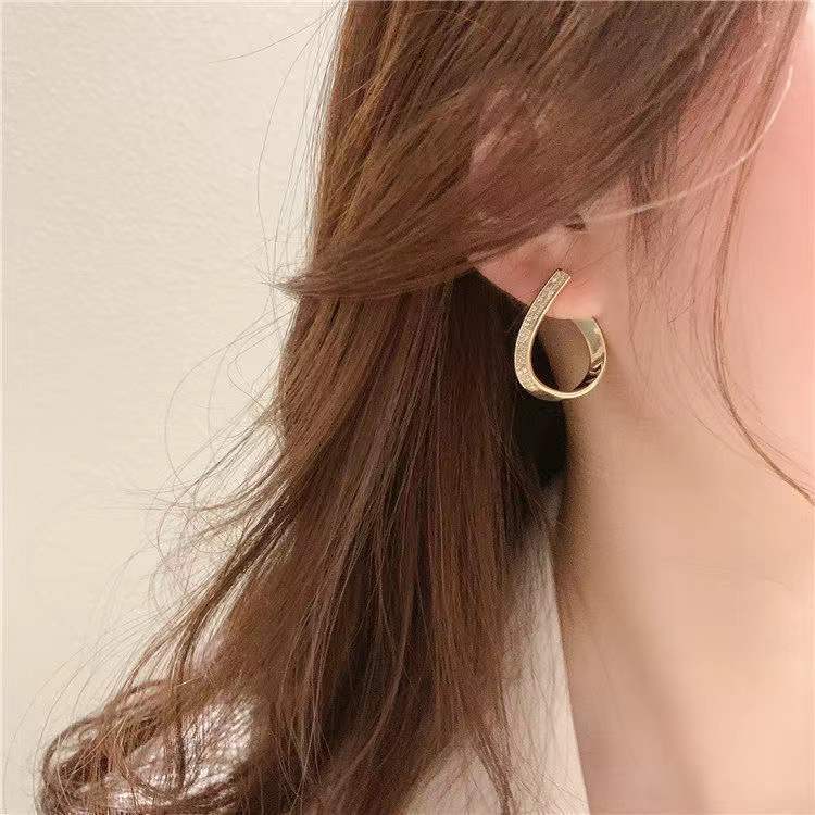 Geometric Rhinestone Twisted Simple Drop Studs Earrings