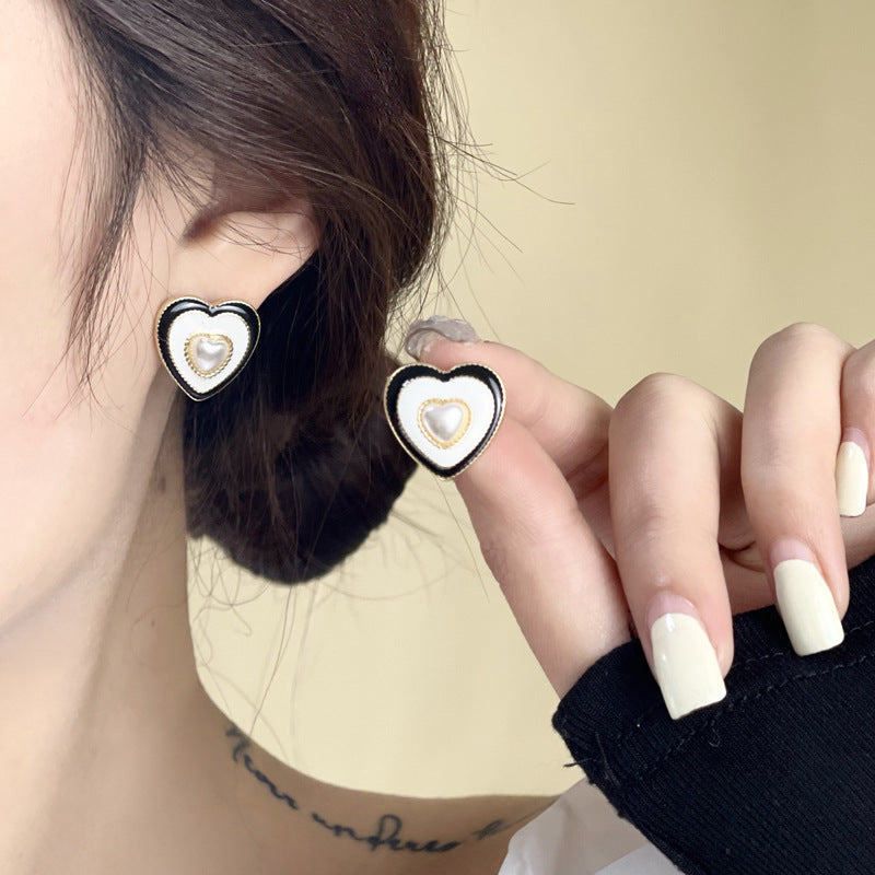 Heart White Enamel Pearl Earring