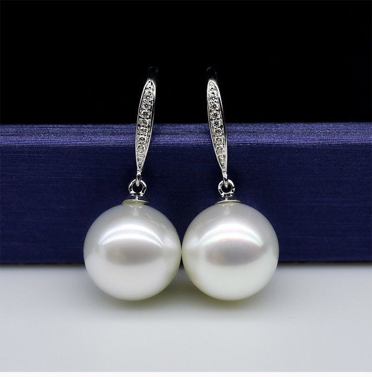 Shell Pearl Dangle Earrings