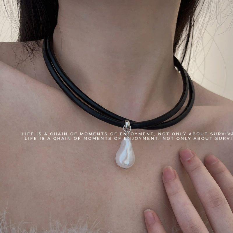 Leather Pearl Choker Necklace