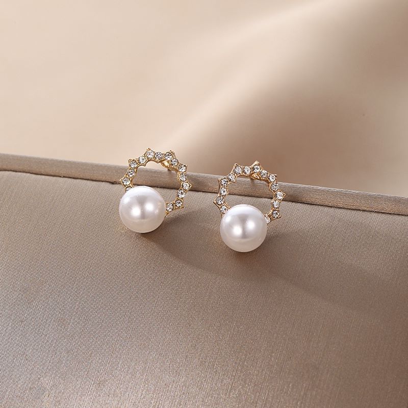 Rhinestone Pearl Stud Earrings