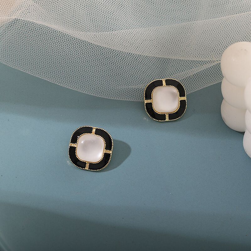 Geometric Enamel Pearl square Stud Earrings