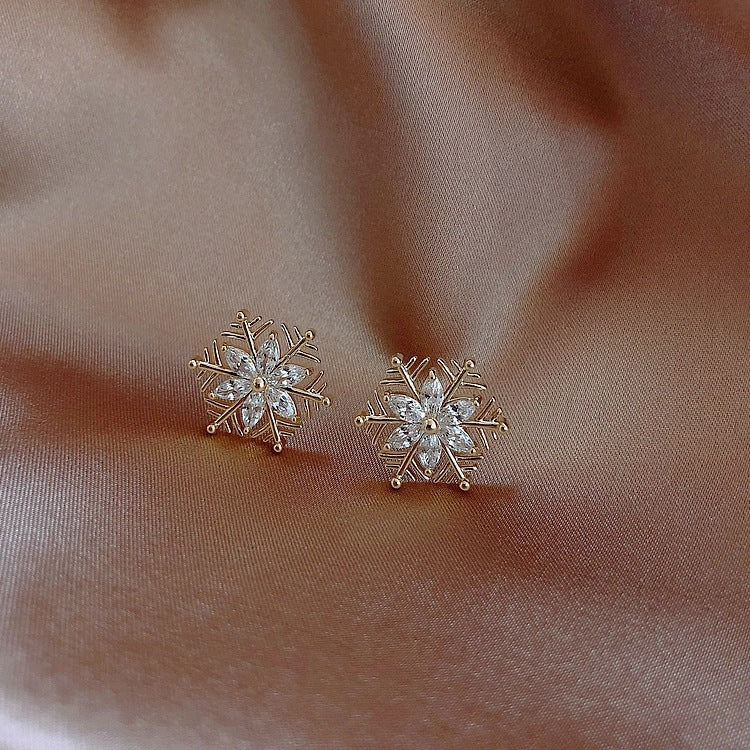 Snowflake Rhinestone Stud Earring