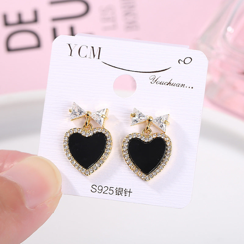 Black Crystal Rhinestone Heart Stud Earrings