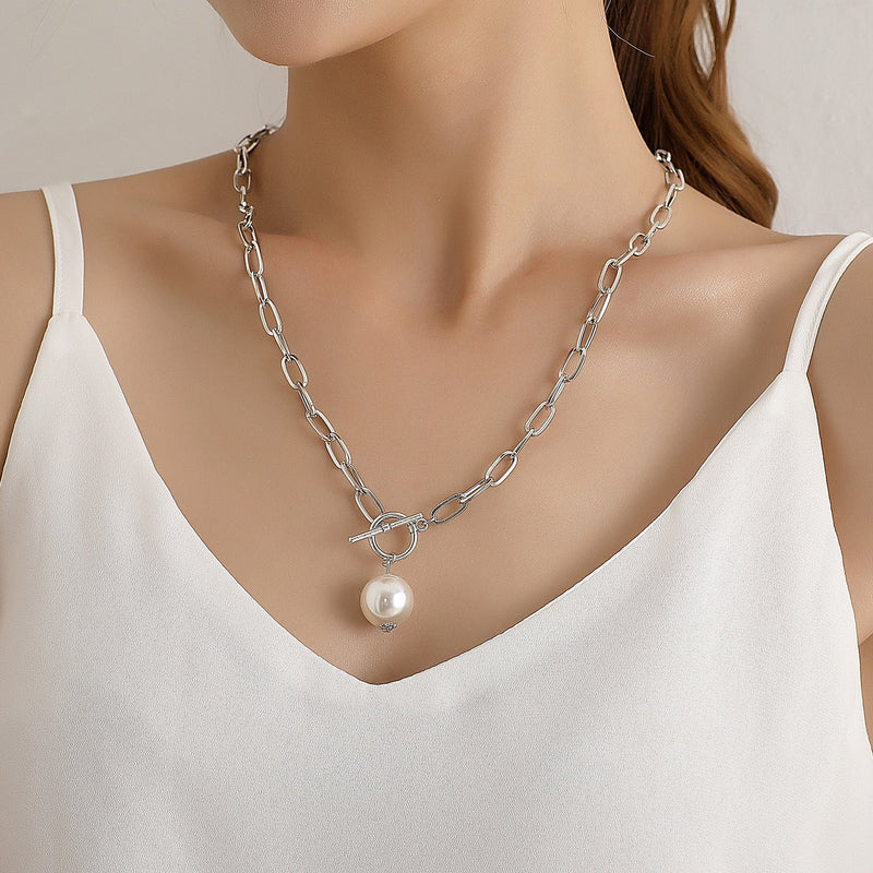 Baroque Pearl Pendant Choker Necklace