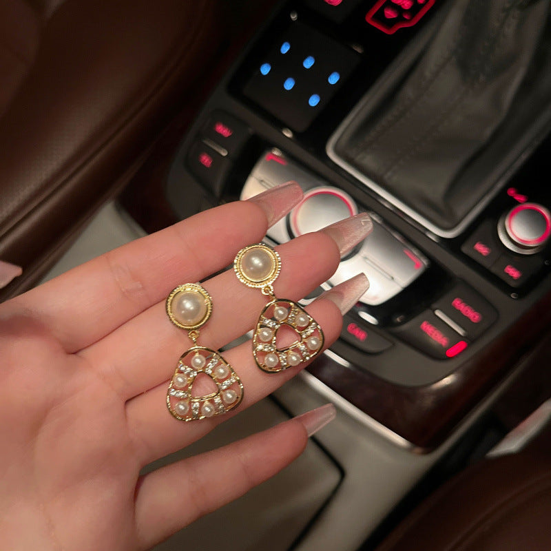 Geometric triangle Shape Pearl Stud Earrings
