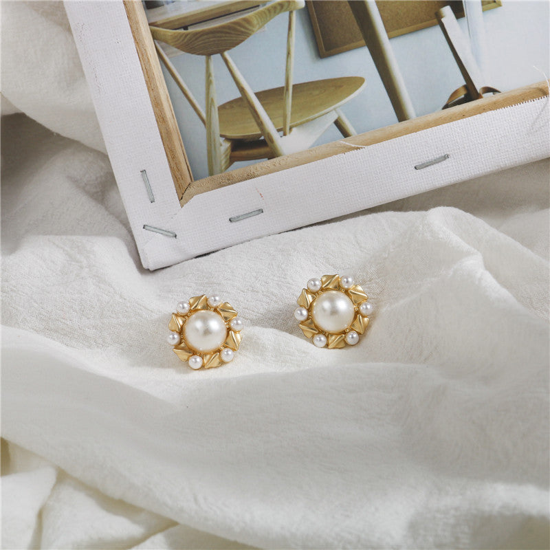 Metal Pearl Flower Round Earrings