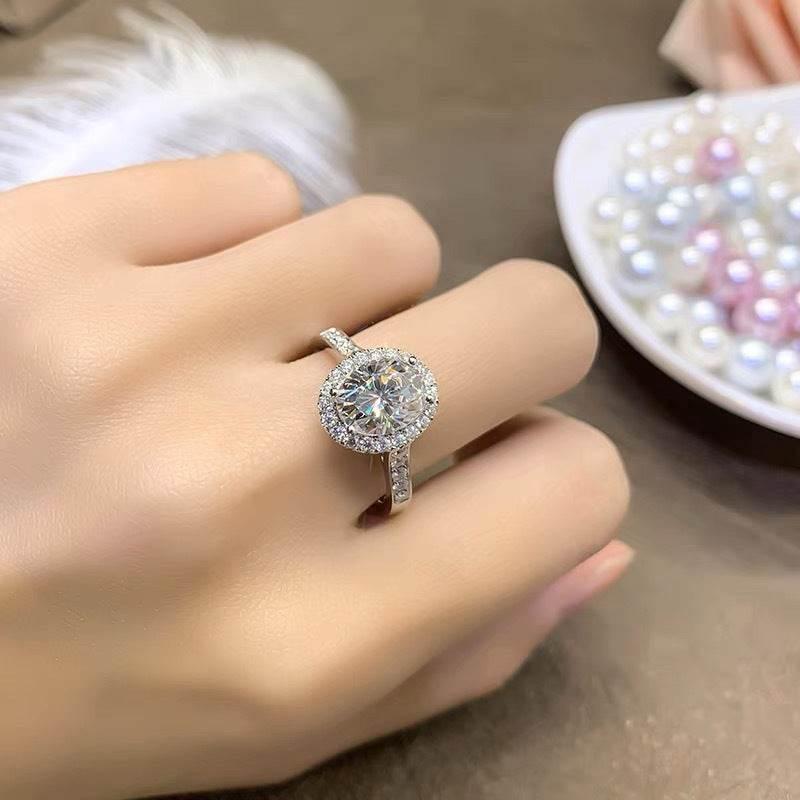 Dazzling 4 Carat Oval-Cut CZ Halo Adjustable Ring with Pave Band, Cubic Zirconia Luxury Design for Men and Women