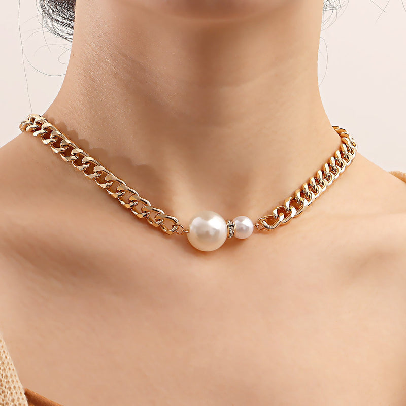 Round Pearl Pendant Chocker Necklace