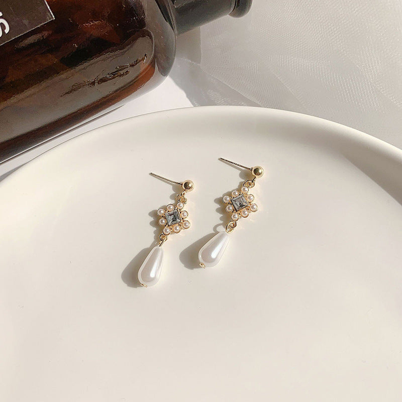 Rhinestone Flower Pearl Stud Earring