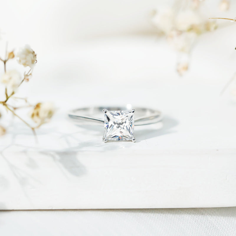 Solitaire 1 Carat Princess Cut Lab Grown Diamond Engagement Ring with IGI Certificate