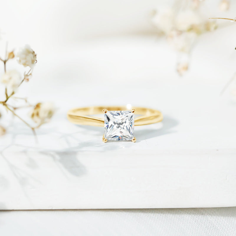 Solitaire 1 Carat Princess Cut Lab Grown Diamond Engagement Ring with IGI Certificate