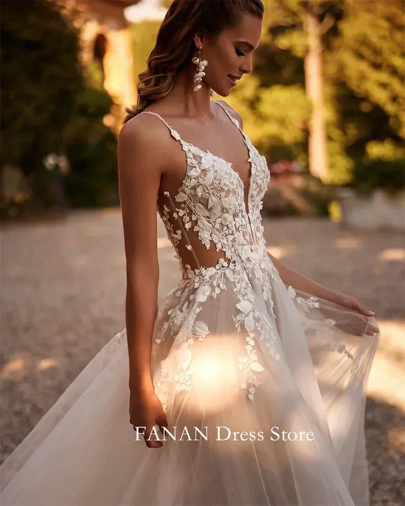 Fanan Spaghetti Straps Wedding Dress Tulle Appliques Customized Sexy Open Back Ruched Ivory Bridal Party Gown Vestidos De Novia