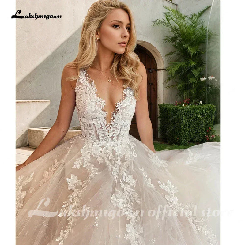 Sexy A-Line Backless Wedding Dress Customized Lace Applique Beaded Off White Tulle Wedding Gowns Trouwjurk Long Bridal Dress