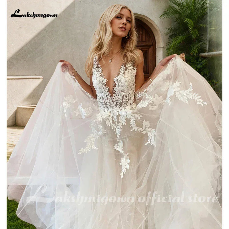 Sexy A-Line Backless Wedding Dress Customized Lace Applique Beaded Off White Tulle Wedding Gowns Trouwjurk Long Bridal Dress