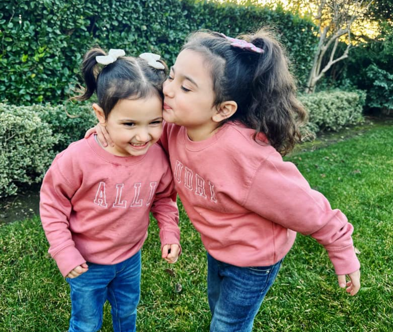 CUSTOM EMBROIDERED OUTLINE NAME - CHILD SWEATER