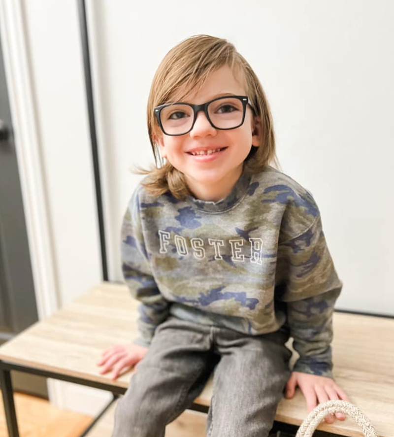 CUSTOM EMBROIDERED OUTLINE NAME - CHILD SWEATER