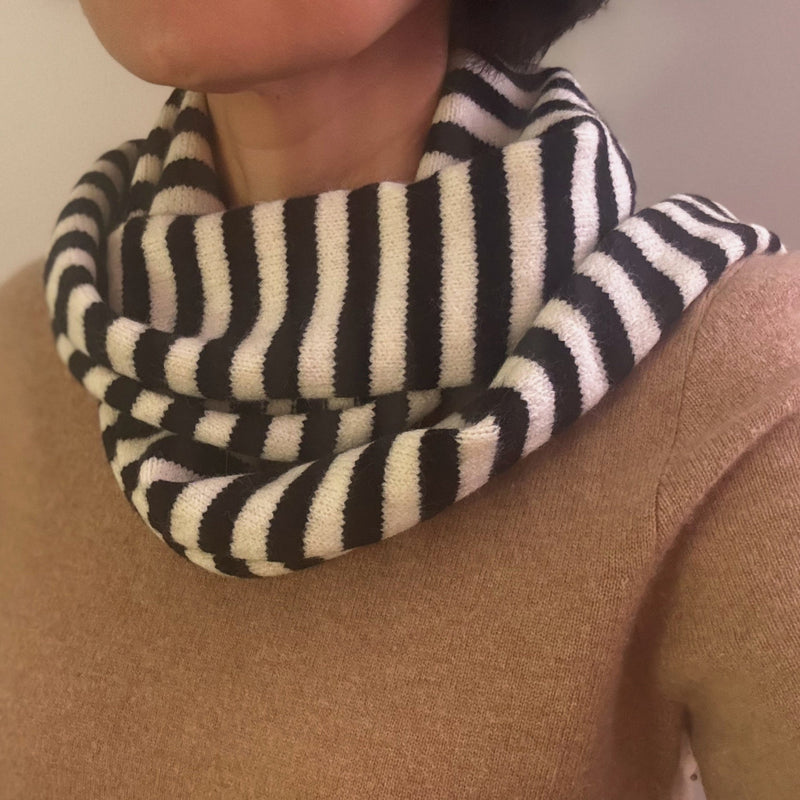 Slim Minimalist Knit Scarf – Two-Tone & Striped