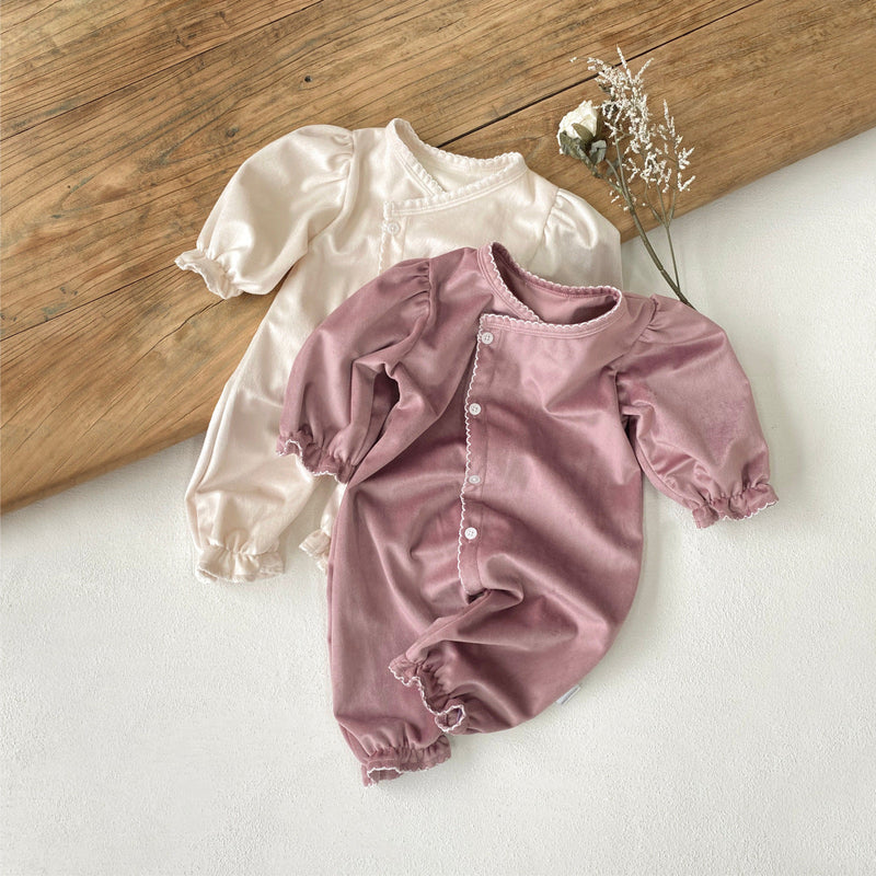 Long-style One-piece Romper With A Single Row Of Snaps For Babies