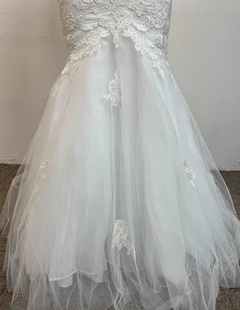 (LIVE 72) Fashionable minimalist handmade embroidered lace wedding dress.
