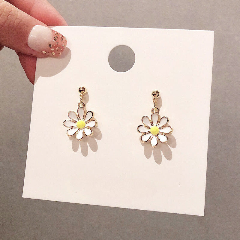 Cute Small Daisy Flower Earrings