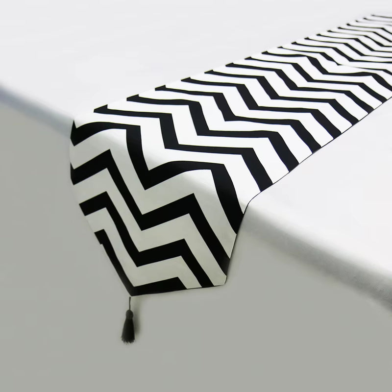 New Black White Striped Table Runner Tea Table TV Cabinet Tablecloth Home Decor Cover Table Cloth with Tassel Party Bed Runner