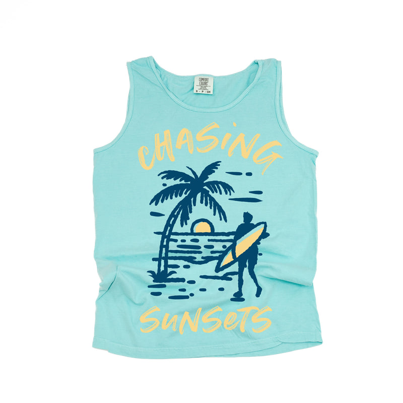Chasing Sunsets - Comfort Colors TANK