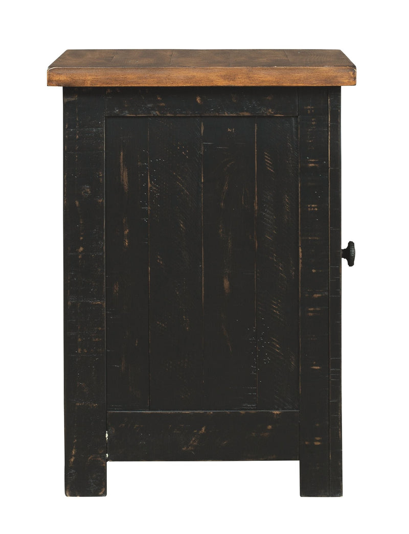 Valebeck - Chair Side End Table - Black / Brown