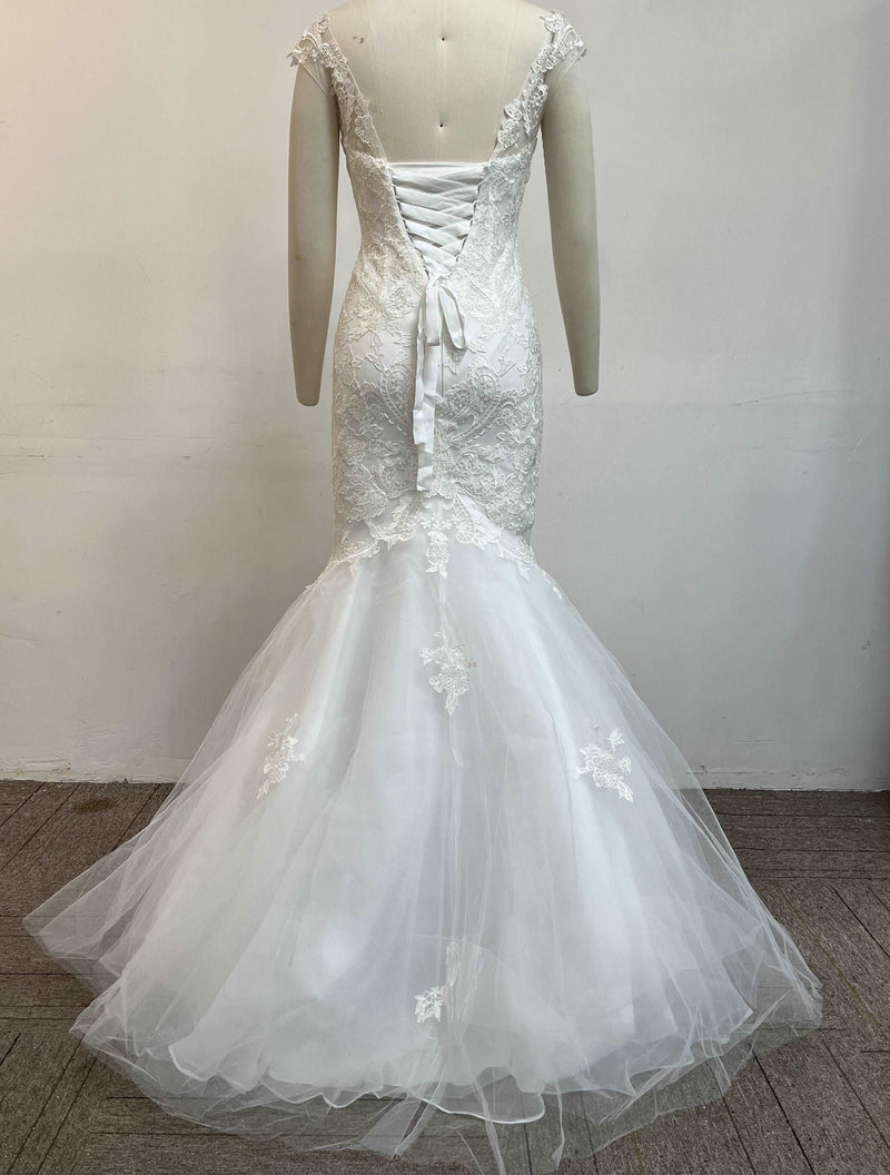 (LIVE 72) Fashionable minimalist handmade embroidered lace wedding dress.