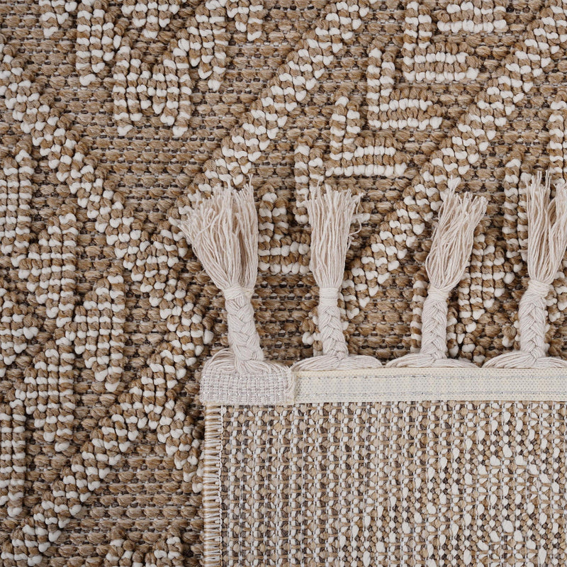Guros - Trendy Traditional Indoor / Outdoor Rug