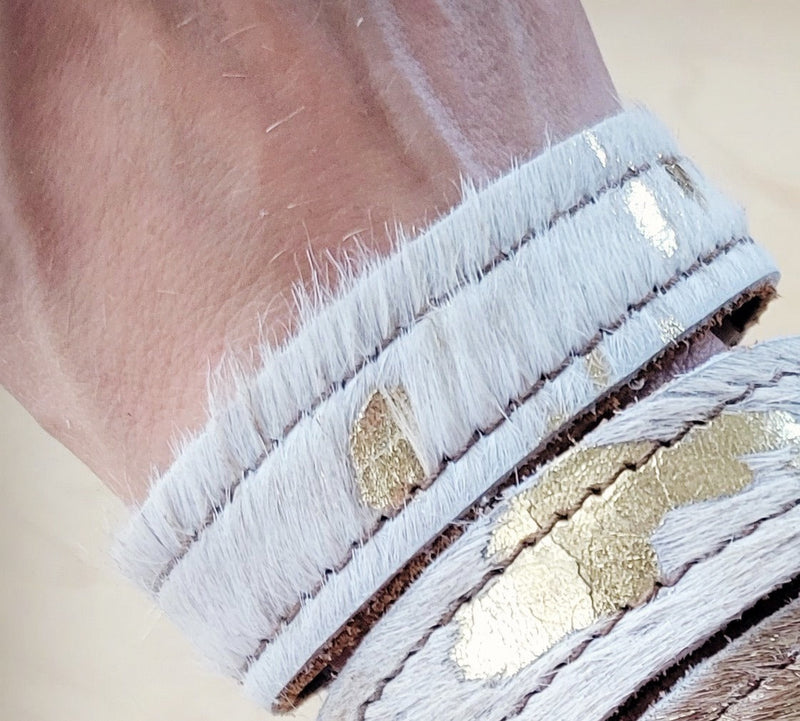 **Narrow Genuine Leather Cuff w/ Velcro Closure 001ot