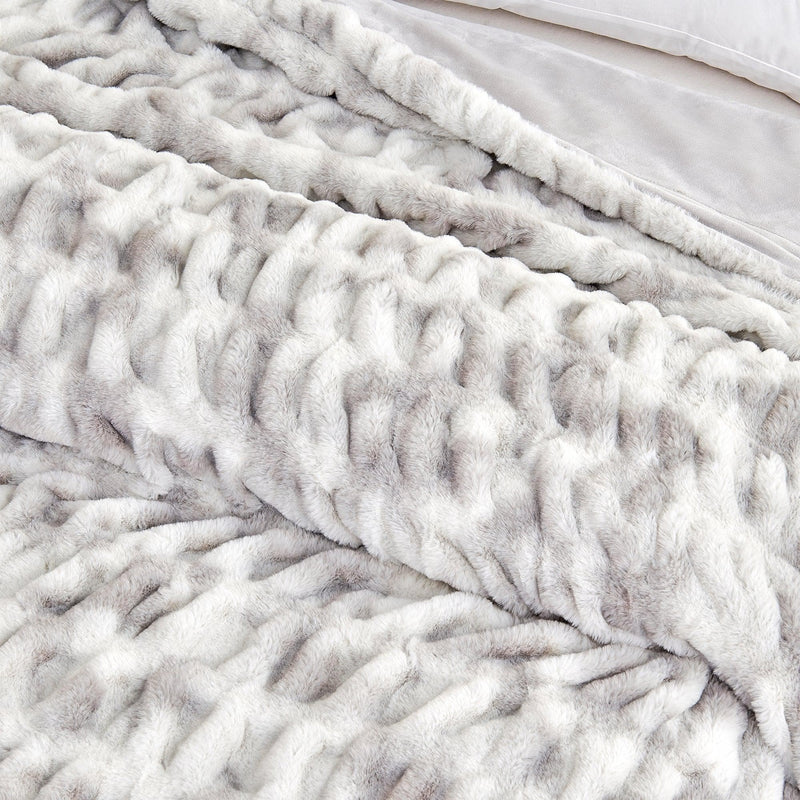 Ruched Faux Fur Throw Blanket - Alondra Collection