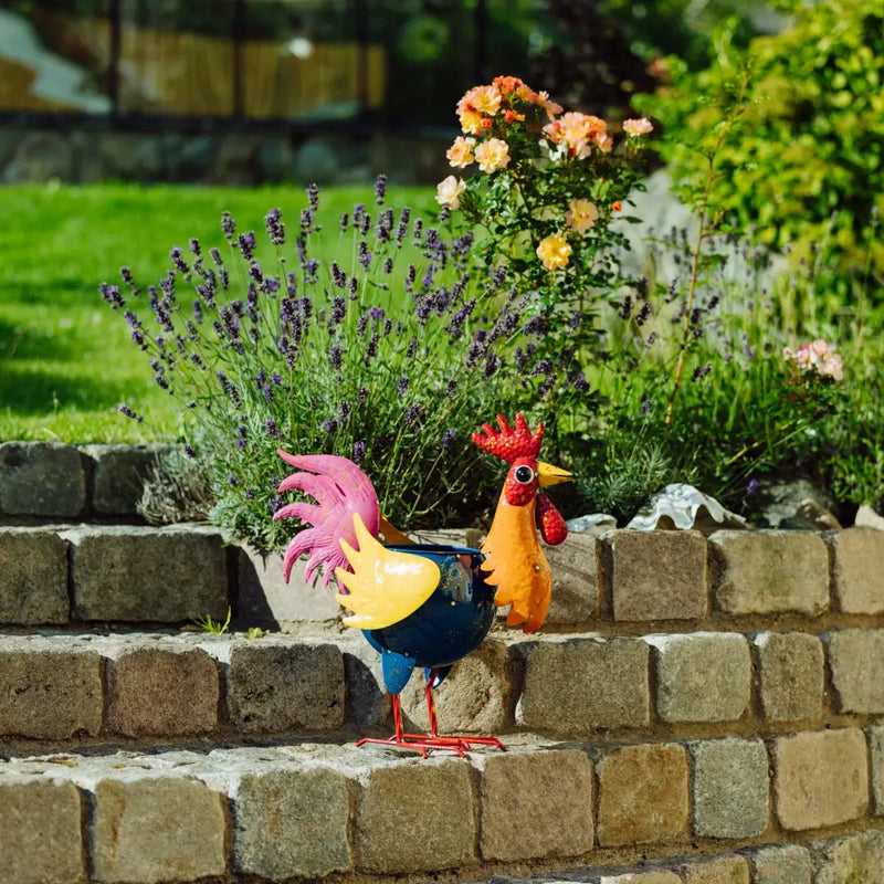 Henry McCluck: Head-Bobbling Metal Rooster Yard Art