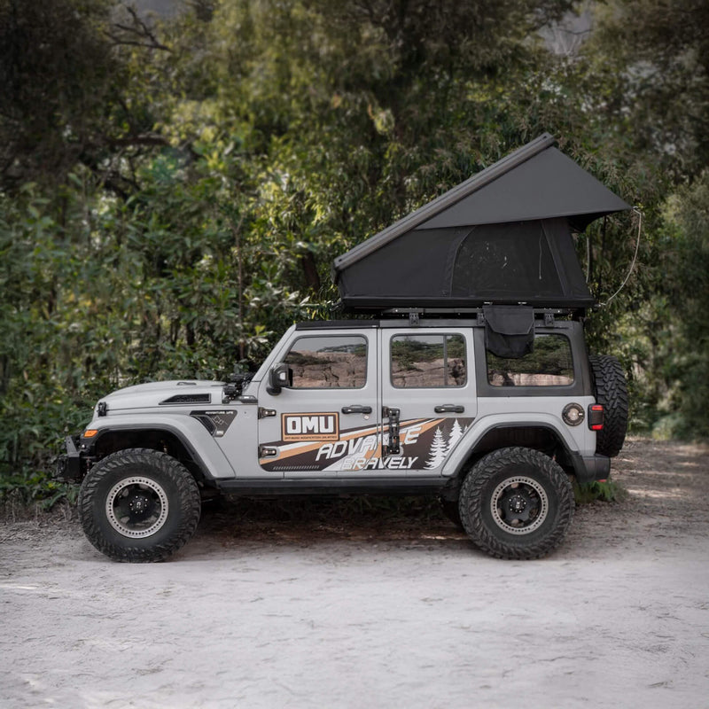 Heavy-Duty 2-3 Person Hardshell Rooftop Tent With Ladder (SAK93120)