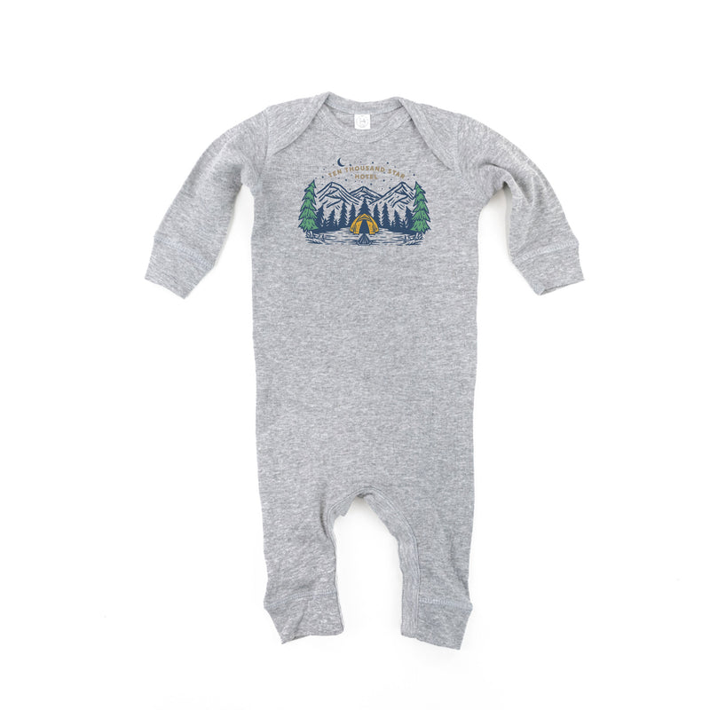 Ten Thousand Star Hotel - Baby Sleeper