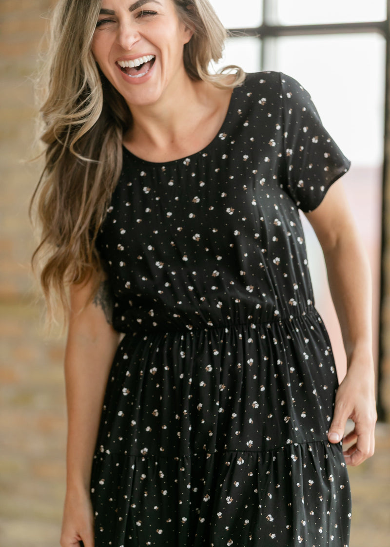 Jenna Floral Knit Short Sleeve Tiered Midi Dress