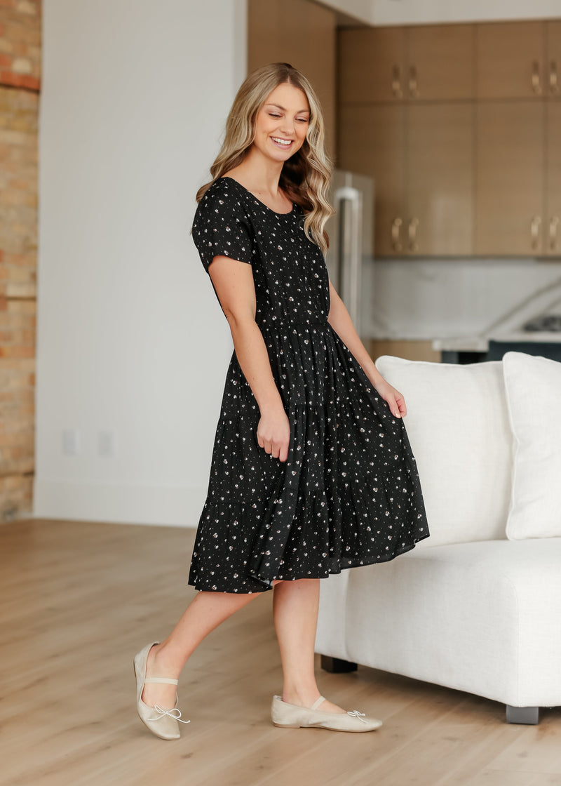 Jenna Floral Knit Short Sleeve Tiered Midi Dress