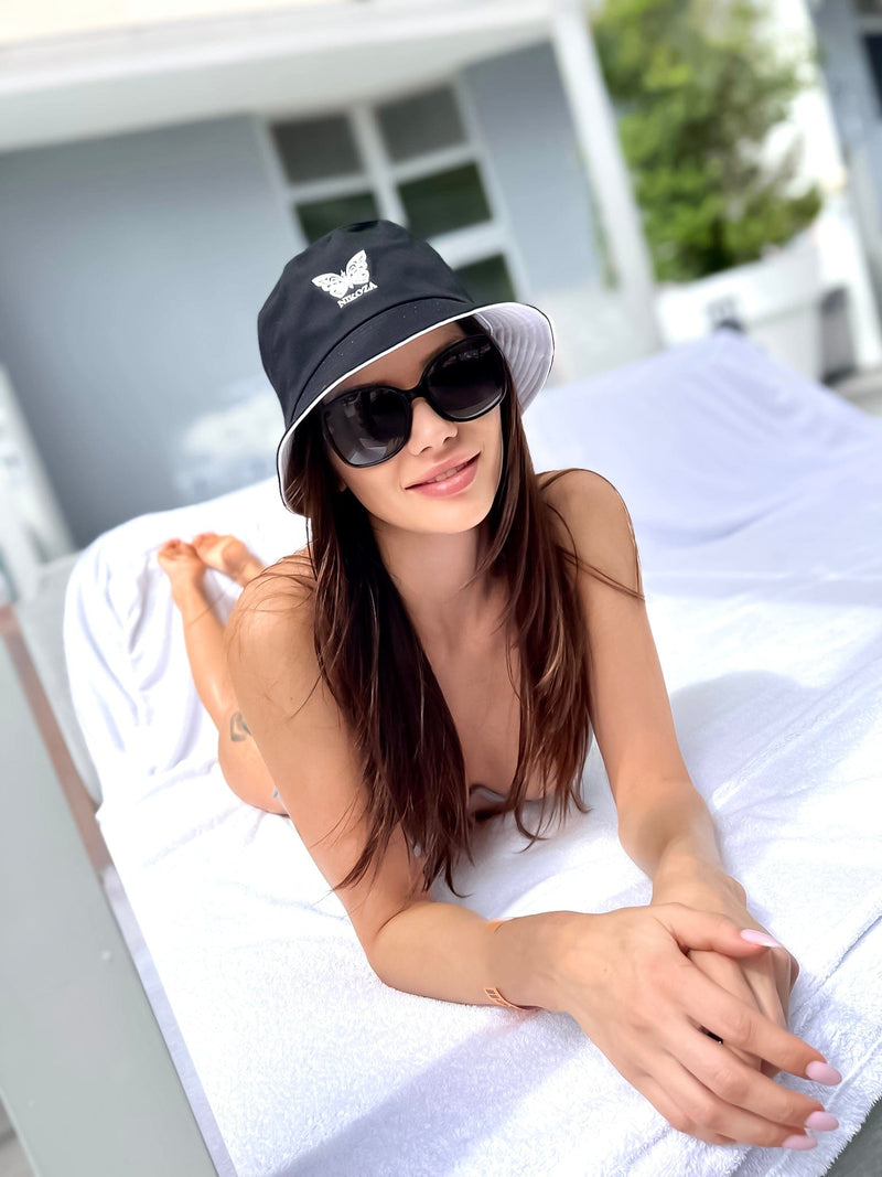 White/Black Nikoza Bucket Hat