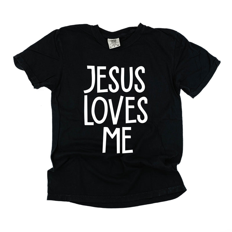 Jesus Loves Me (2025) - Comfort Colors Tee