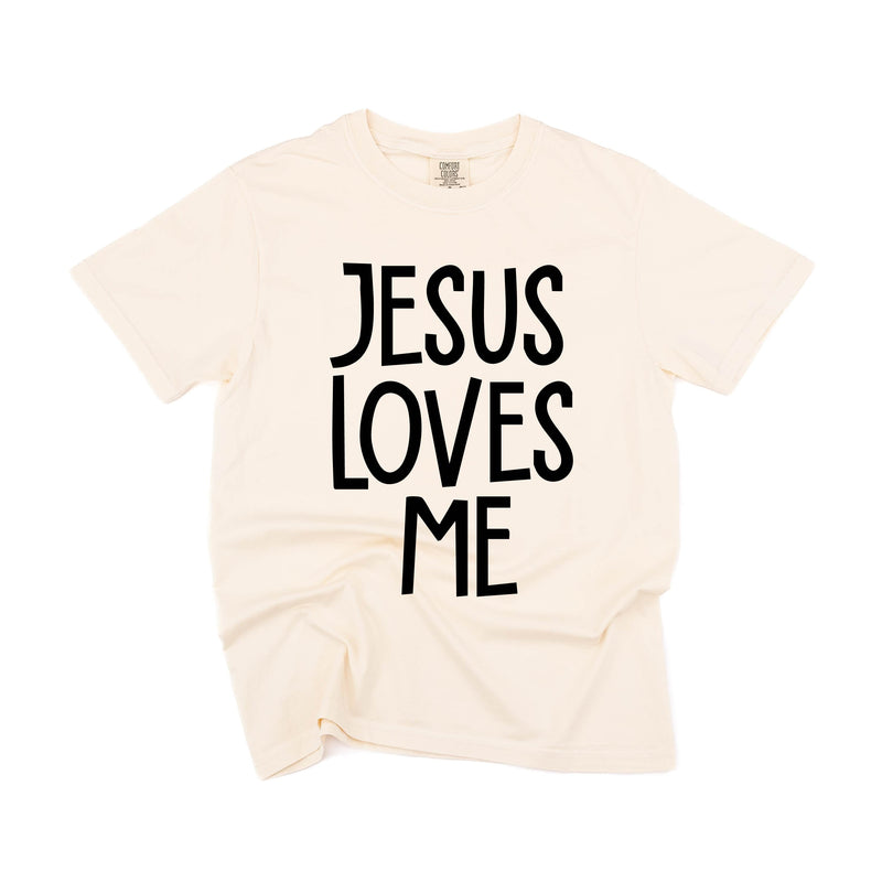 Jesus Loves Me (2025) - Comfort Colors Tee