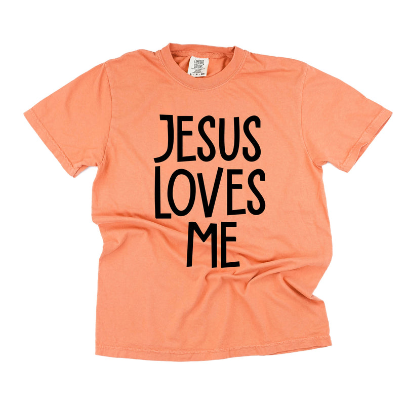 Jesus Loves Me (2025) - Comfort Colors Tee