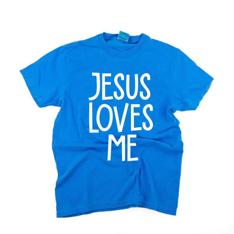 Jesus Loves Me (2025) - Comfort Colors Tee