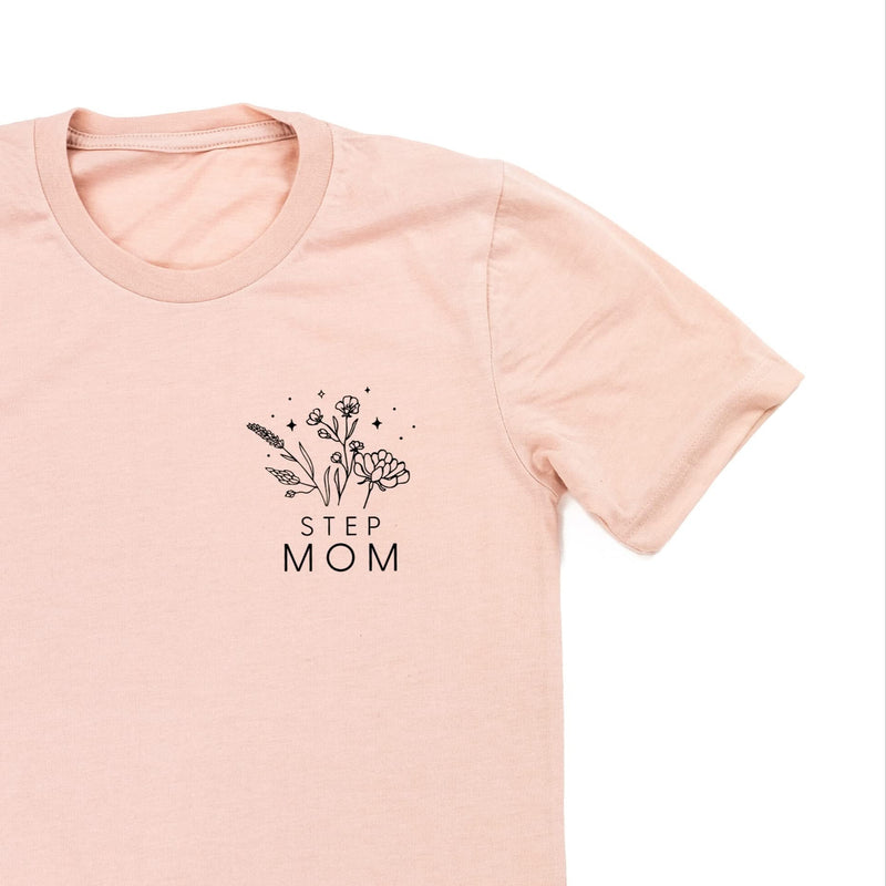 STEP MOM - Bouquet - Pocket Size ﻿- Unisex Tee