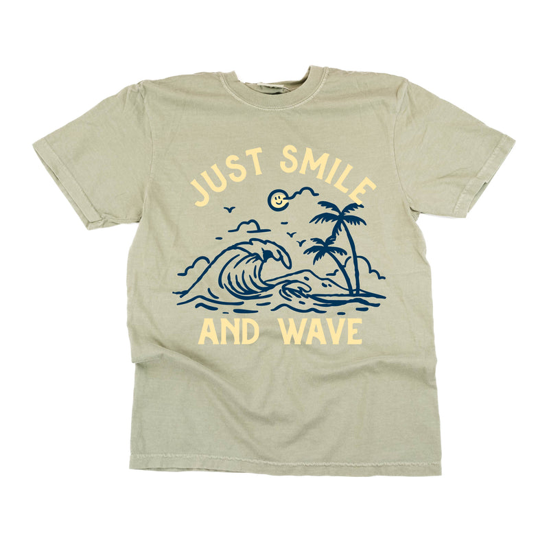 Smile And Wave - Comfort Colors Tee