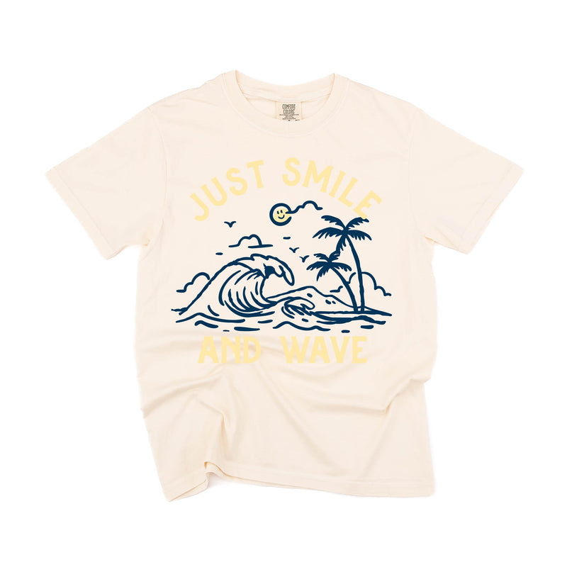 Smile And Wave - Comfort Colors Tee