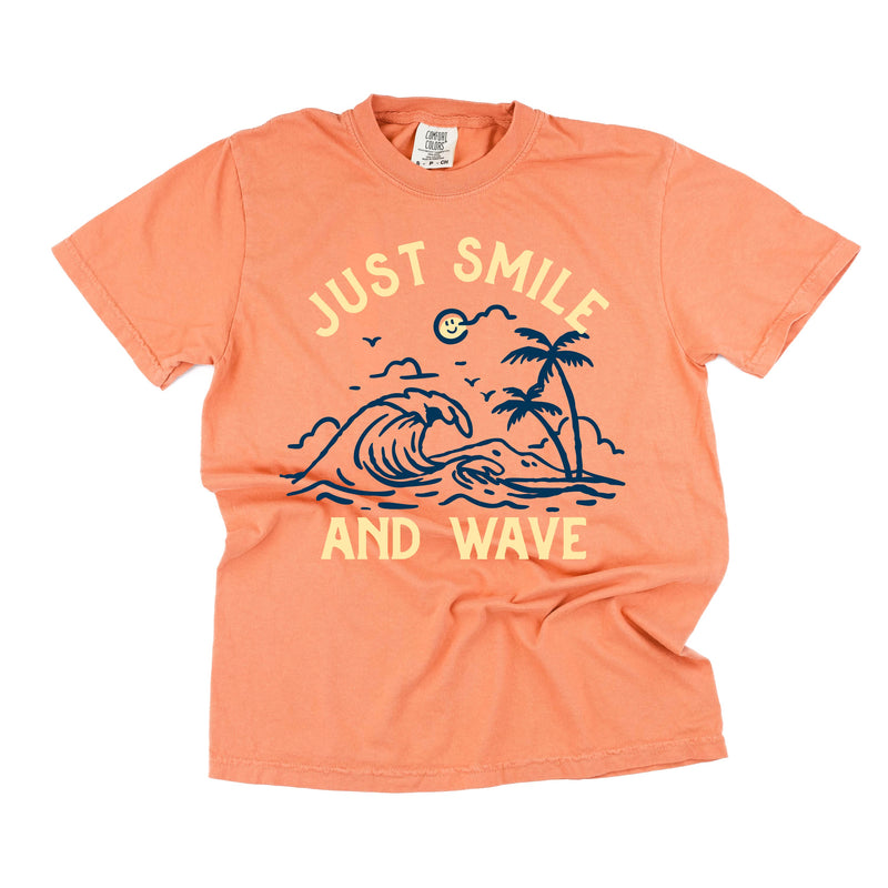 Smile And Wave - Comfort Colors Tee